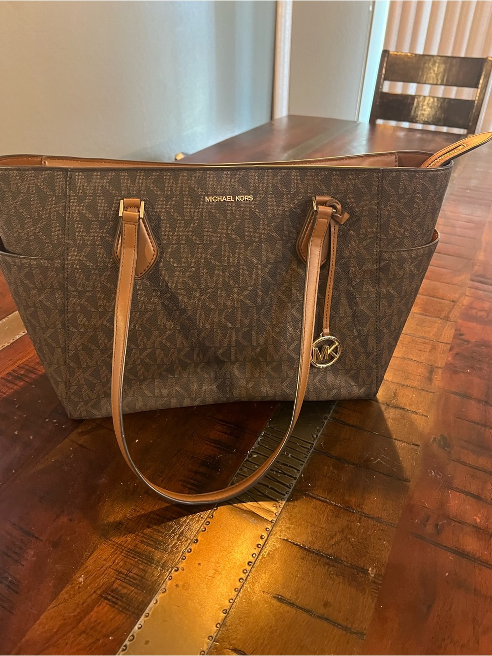 Marilyn Medium Signature Logo Tote Bag